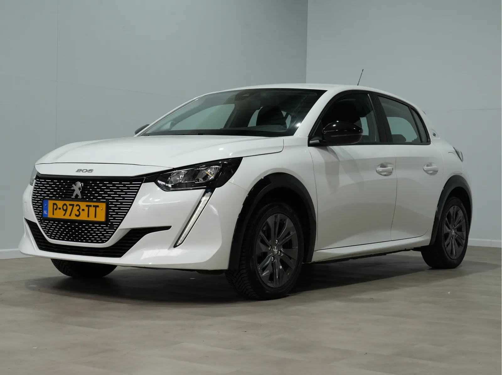 Peugeot e-208 (2022) — foto 1