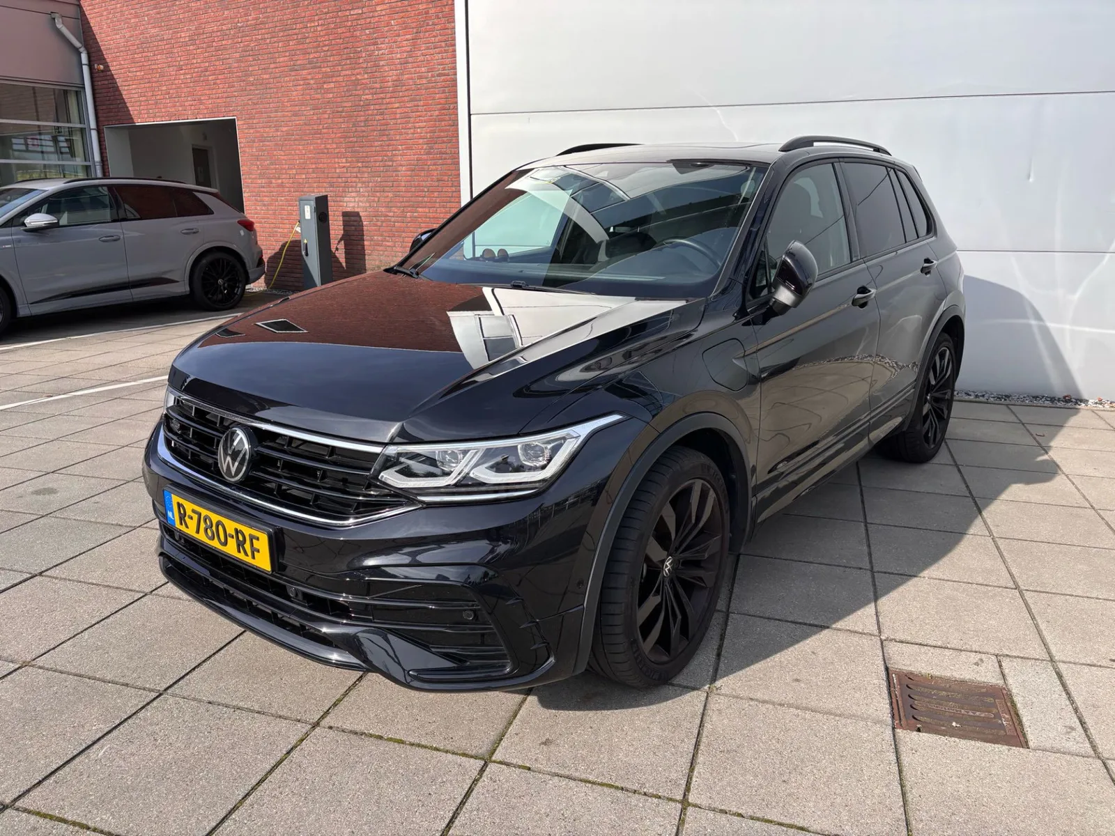 Volkswagen Tiguan (2022) — foto 1