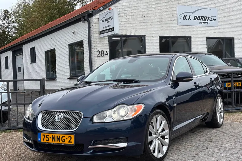 Jaguar XF (2010)