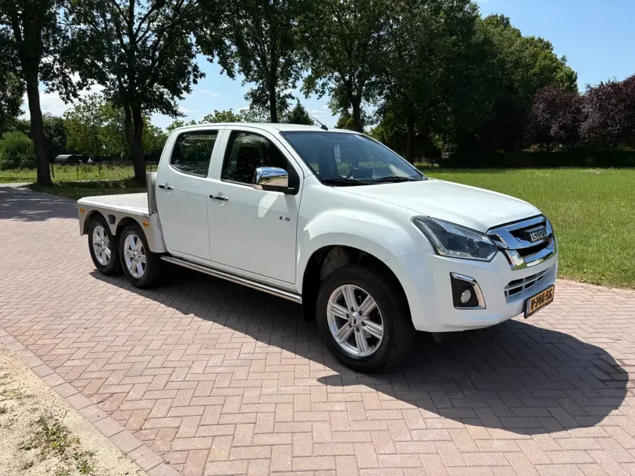 Isuzu D-Max (2018) — foto 1