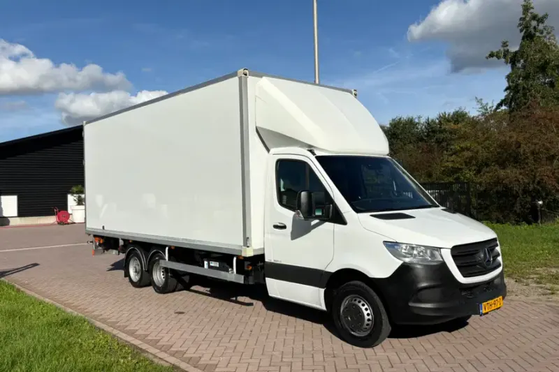 Mercedes-Benz Sprinter (2023)