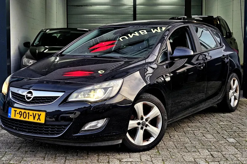 Opel Astra (2010)
