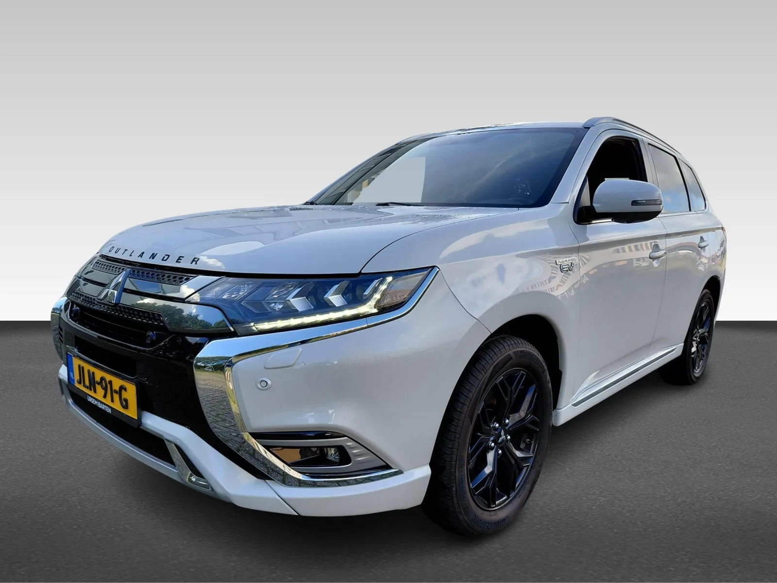 Mitsubishi Outlander (2021) — foto 1