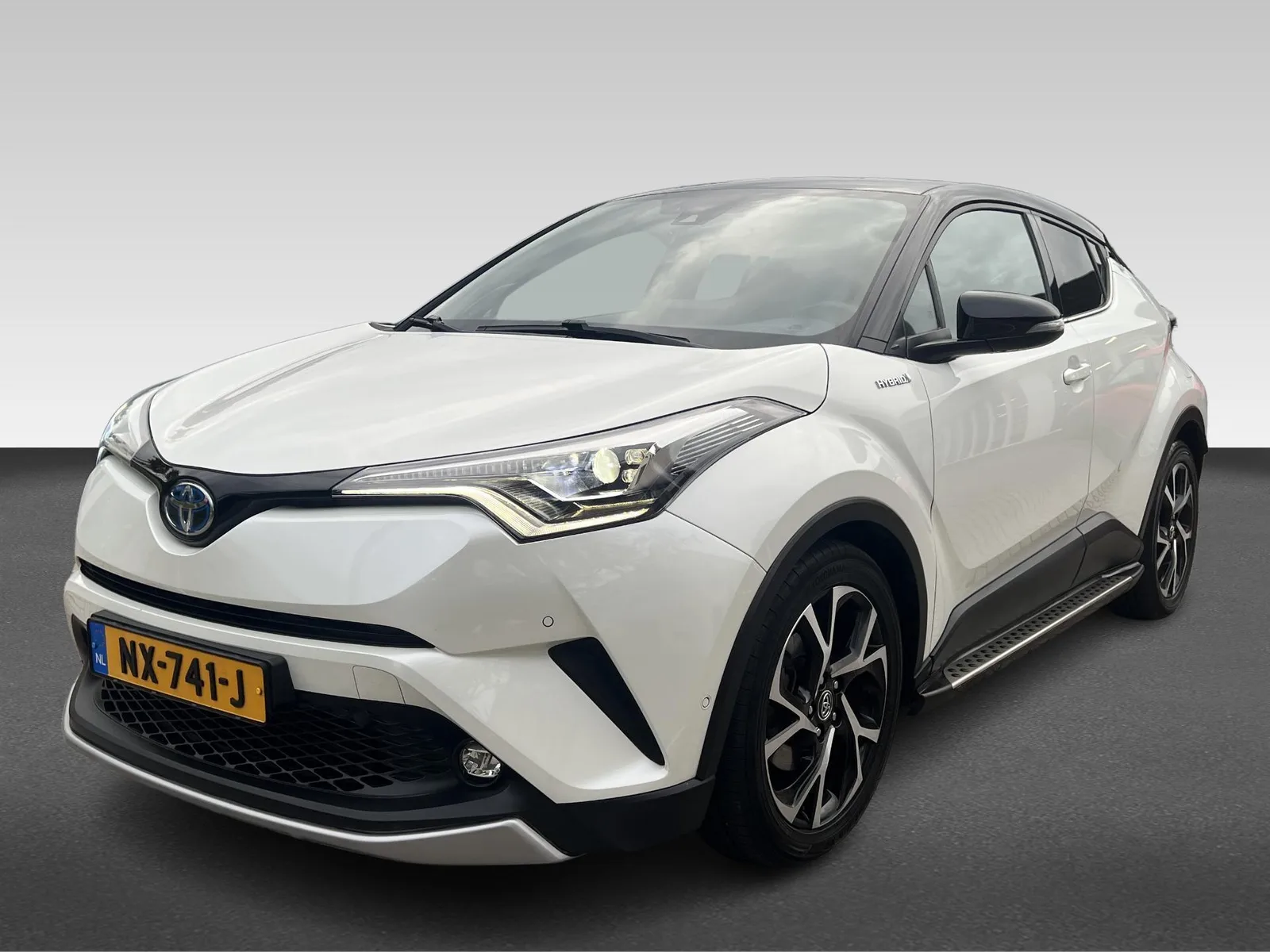 Toyota C-HR (2017) — foto 1