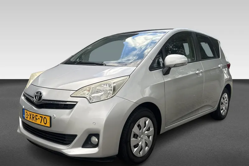 Toyota Verso S (2011)