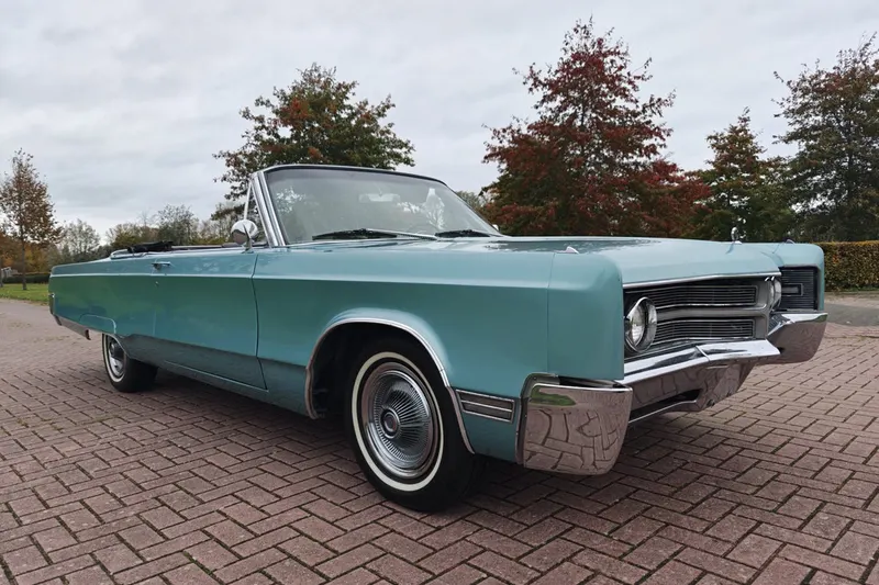 Crysler 300 CONVERTIBLE (1967)