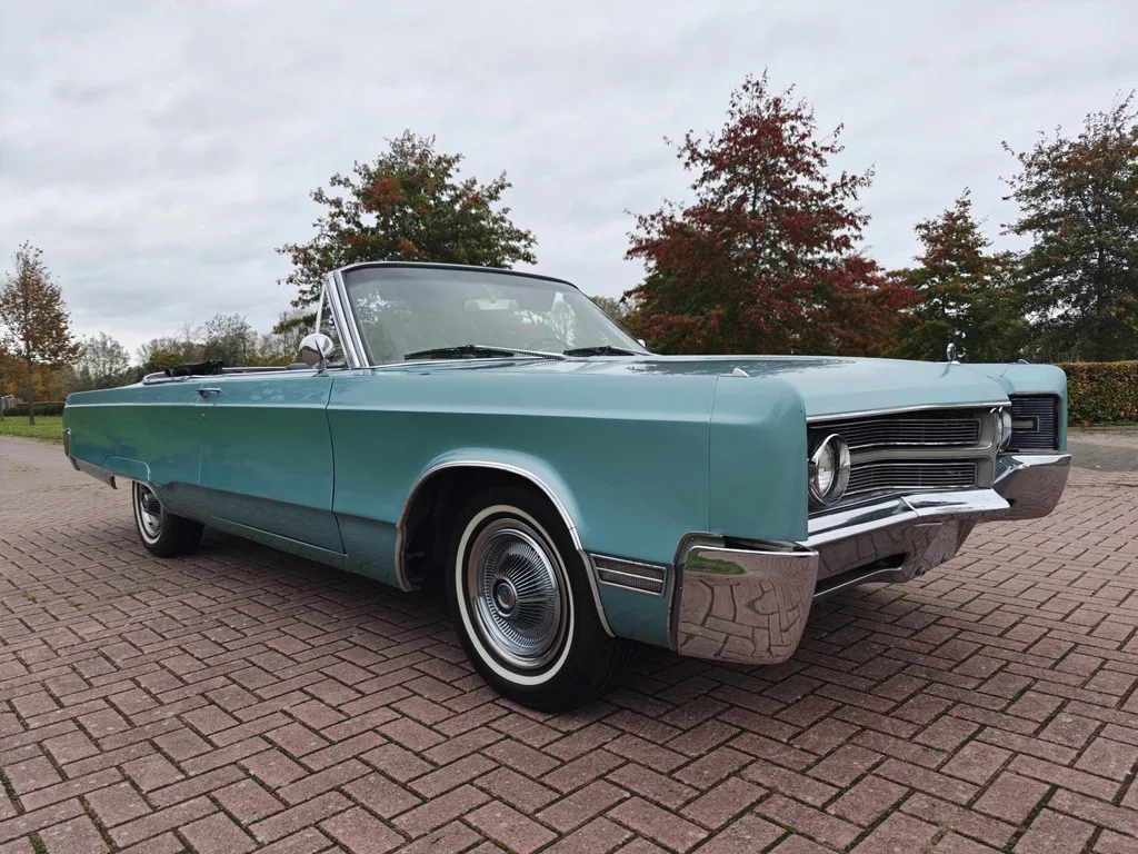 Crysler 300 CONVERTIBLE (1967) — foto 1