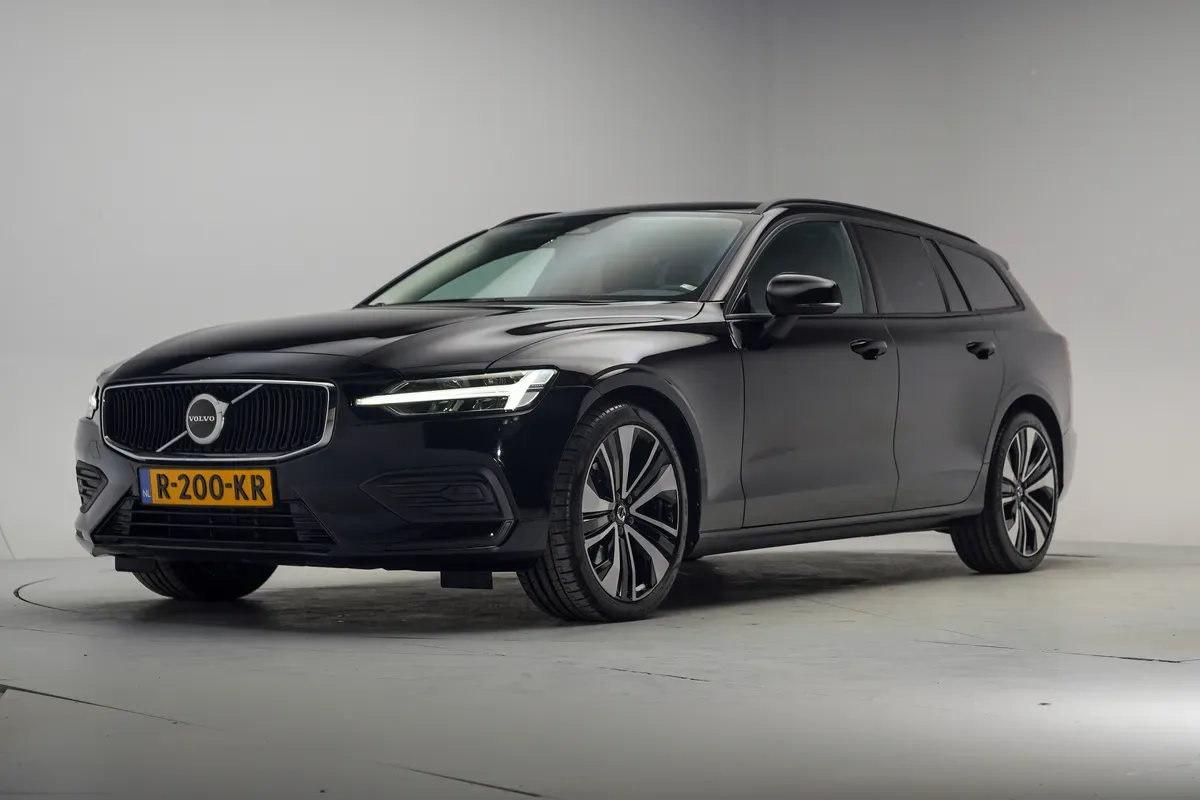 Volvo V60 (2022) — foto 1