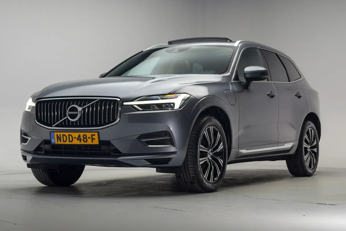 Volvo XC60 (2021) — foto 1