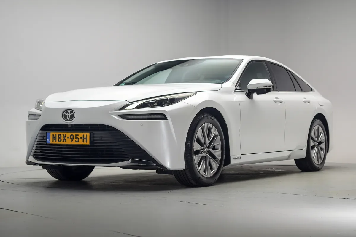 Toyota Mirai (2024) — foto 1