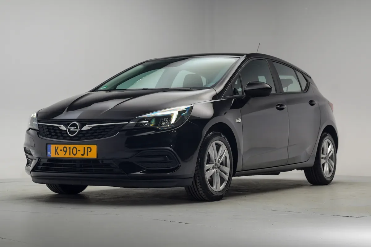 Opel Astra (2021) — foto 1