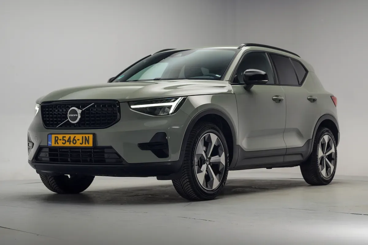 Volvo XC40 (2022) — foto 1