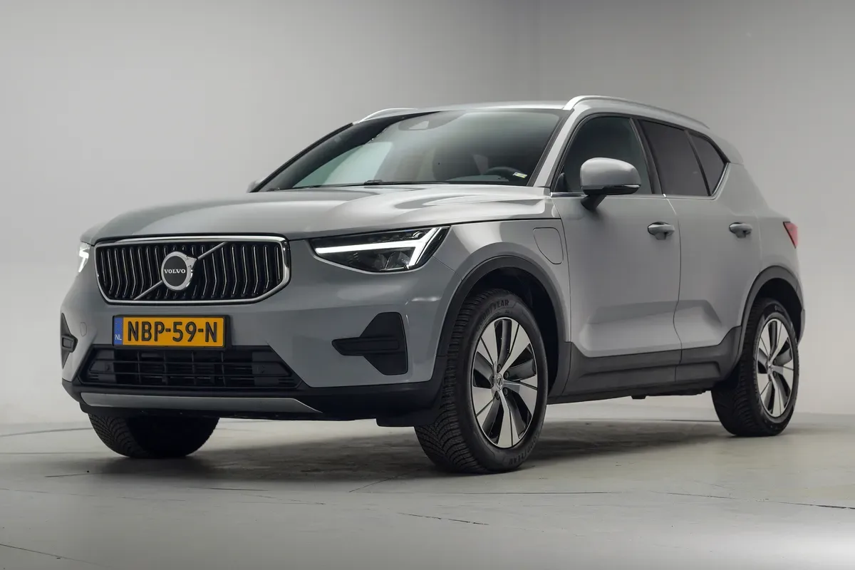 Volvo XC40 (2023) — foto 1