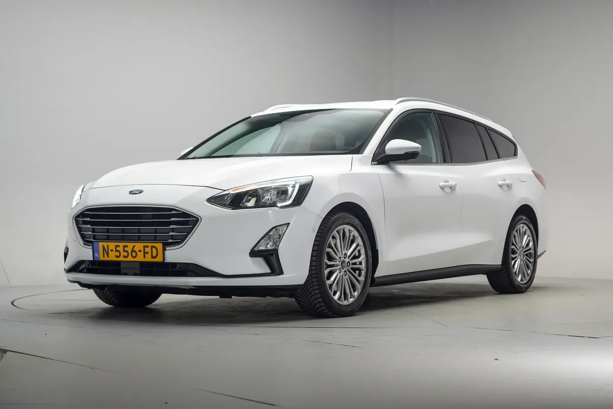 Ford Focus (2021) — foto 1