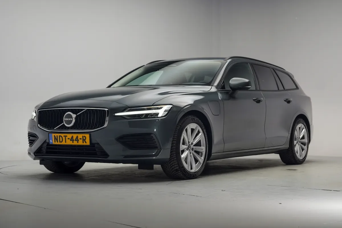 Volvo V60 (2025) — foto 1