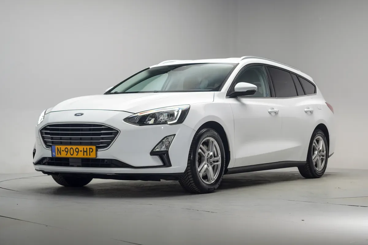 Ford Focus (2021) — foto 1