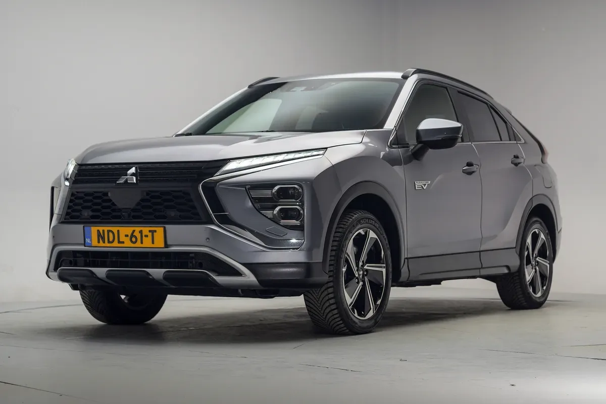 Mitsubishi Eclipse Cross (2022) — foto 1