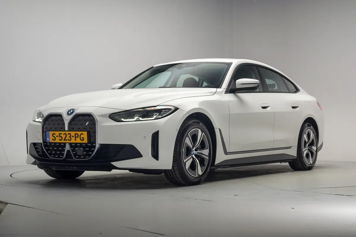 BMW i4 (2023) — foto 1