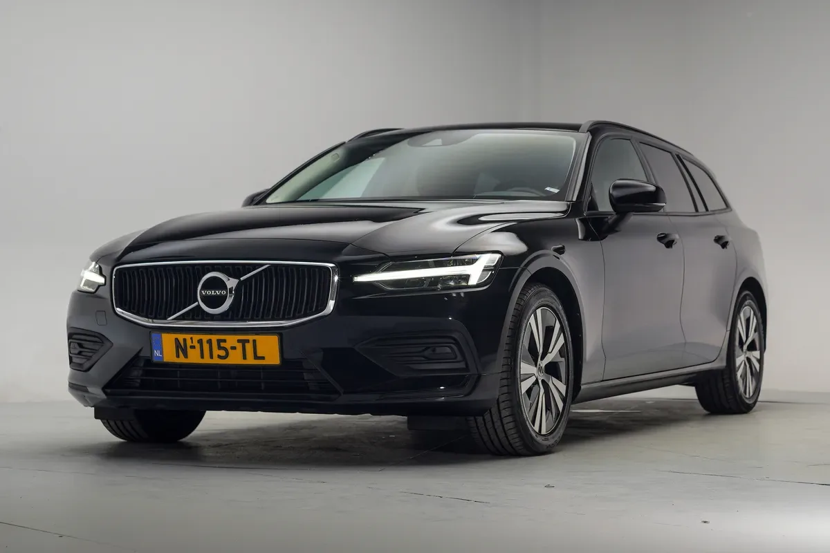 Volvo V60 (2022) — foto 1