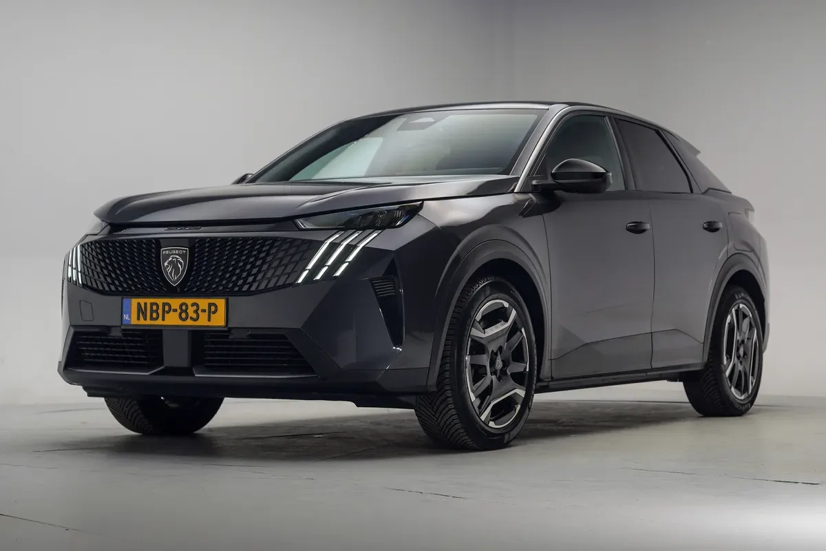 Peugeot e-3008 (2025) — foto 1