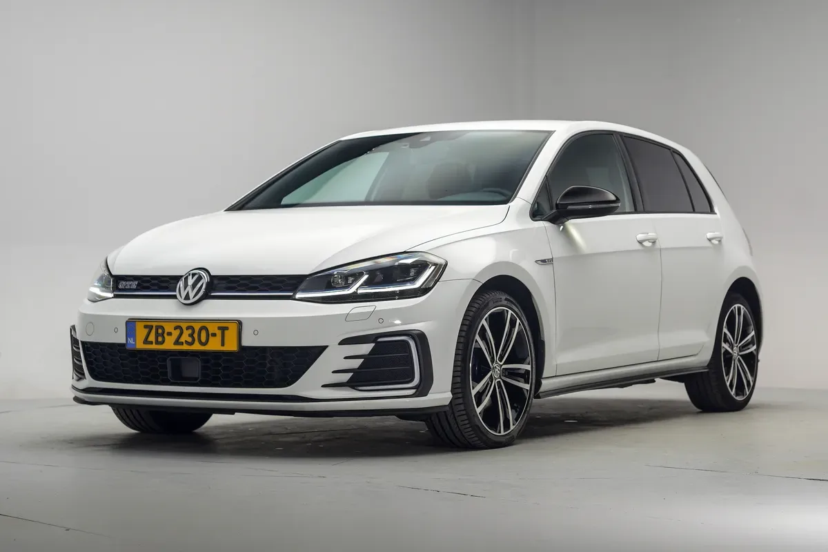 Volkswagen Golf (2017) — foto 1