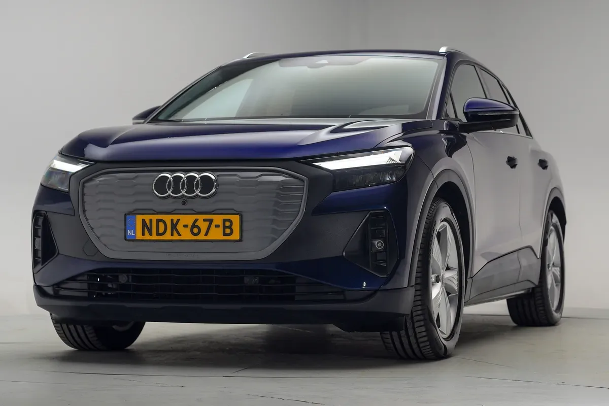 Audi Q4 e-tron (2023) — foto 1