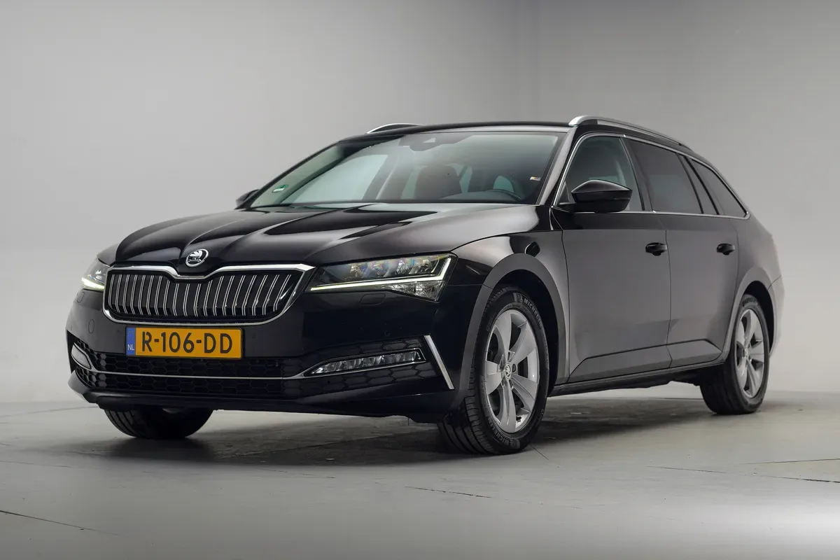 Škoda Superb (2022) — foto 1