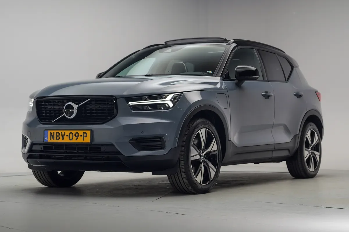 Volvo XC40 (2022) — foto 1