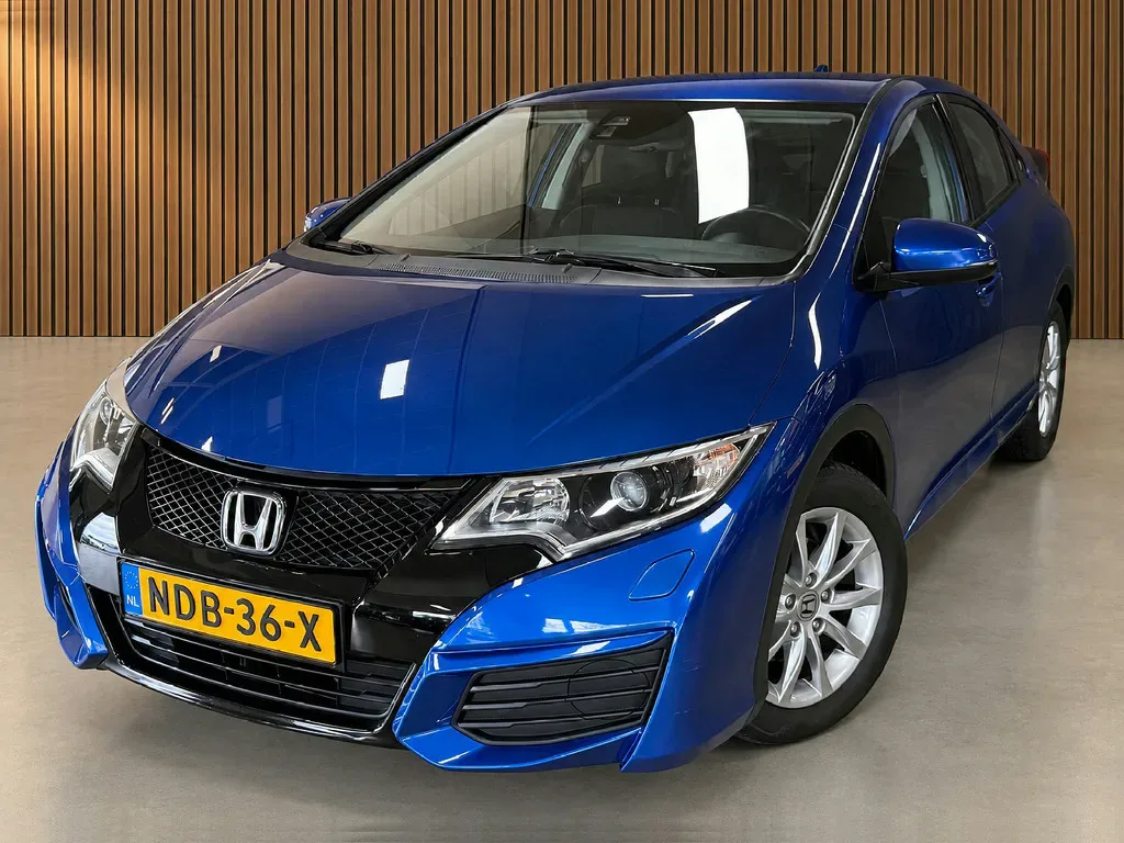 Honda Civic (2015) — foto 1