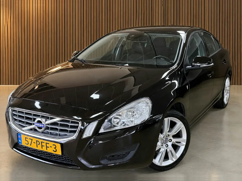 Volvo S60 (2011) — foto 1