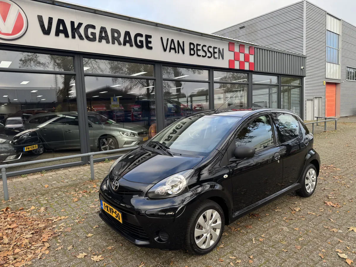 Toyota Aygo (2013) — foto 1