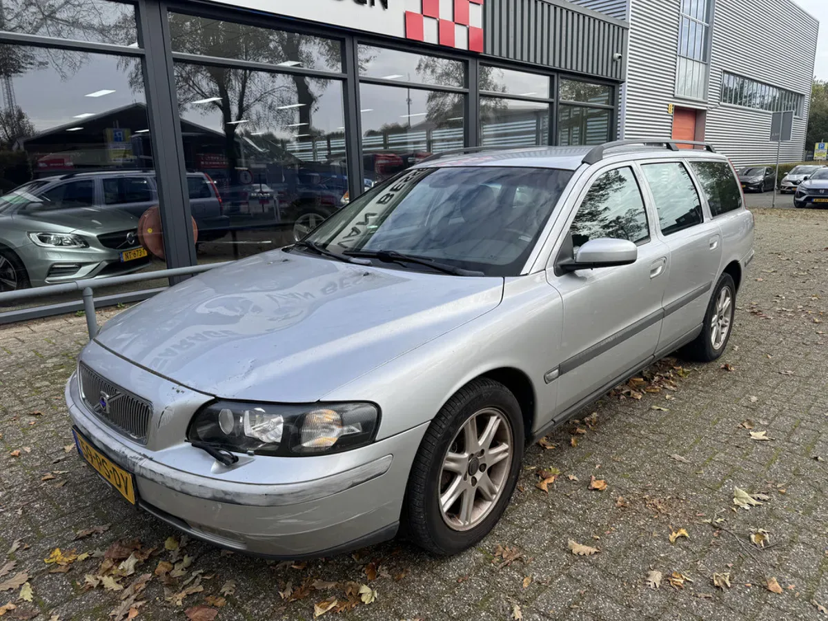 Volvo V70 (2004) — foto 1