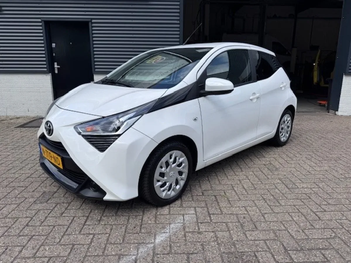 Toyota Aygo (2022) — foto 1