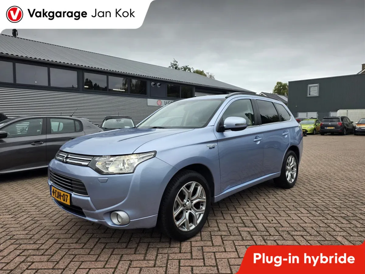 Mitsubishi Outlander (2014) — foto 1
