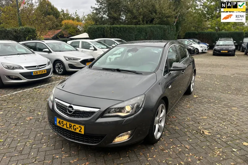 Opel Astra (2010)