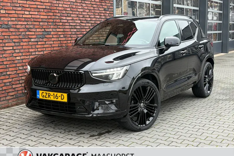 Volvo XC40 (2023)