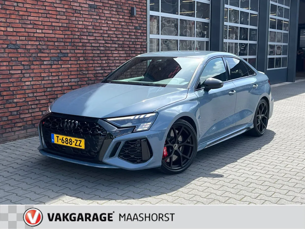 Audi RS 3 (2022) — foto 1