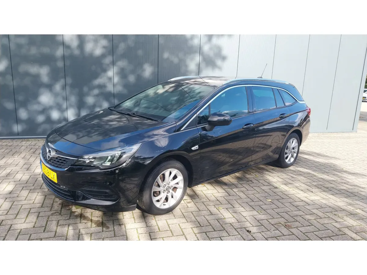 Opel Astra (2021) — foto 1