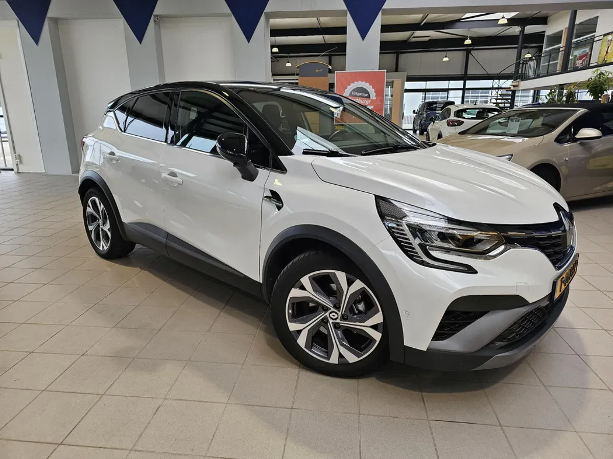 Renault Captur (2022) — foto 1