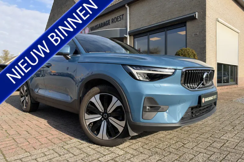 Volvo XC40 (2023)