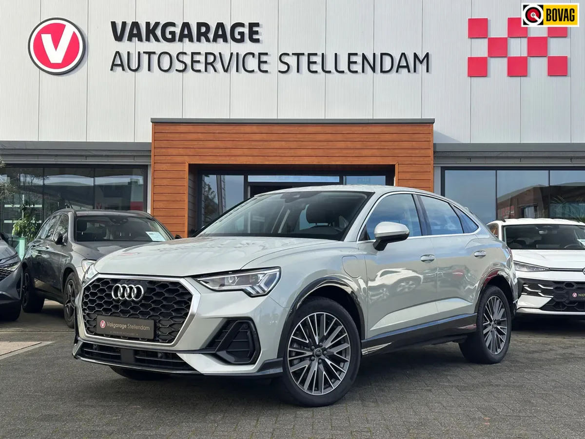 Audi Q3 Sportback (2023) — foto 1