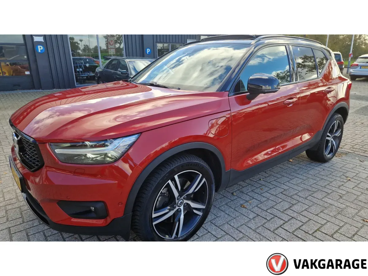 Volvo XC40 (2020) — foto 1