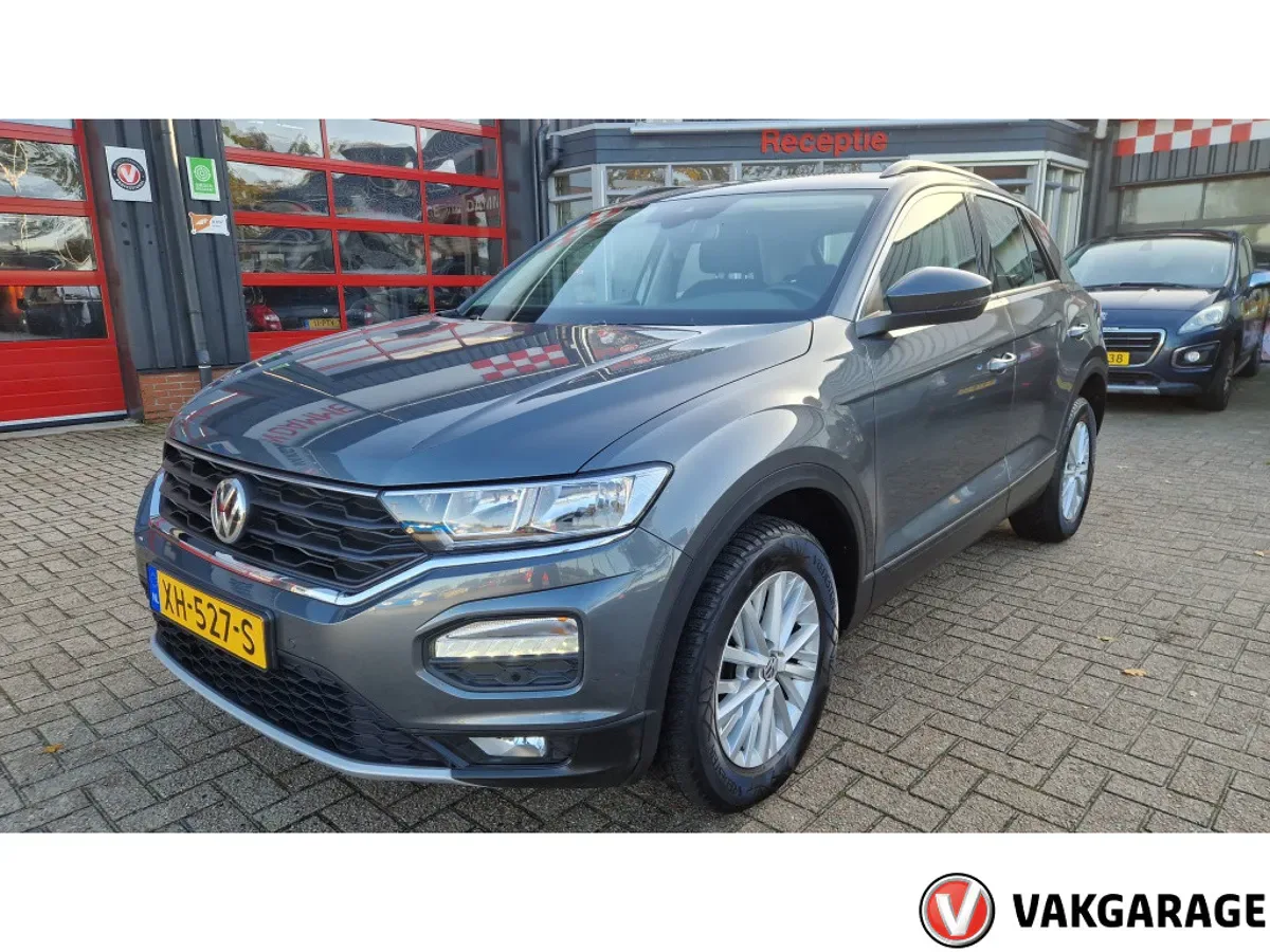 Volkswagen T-Roc (2019) — foto 1