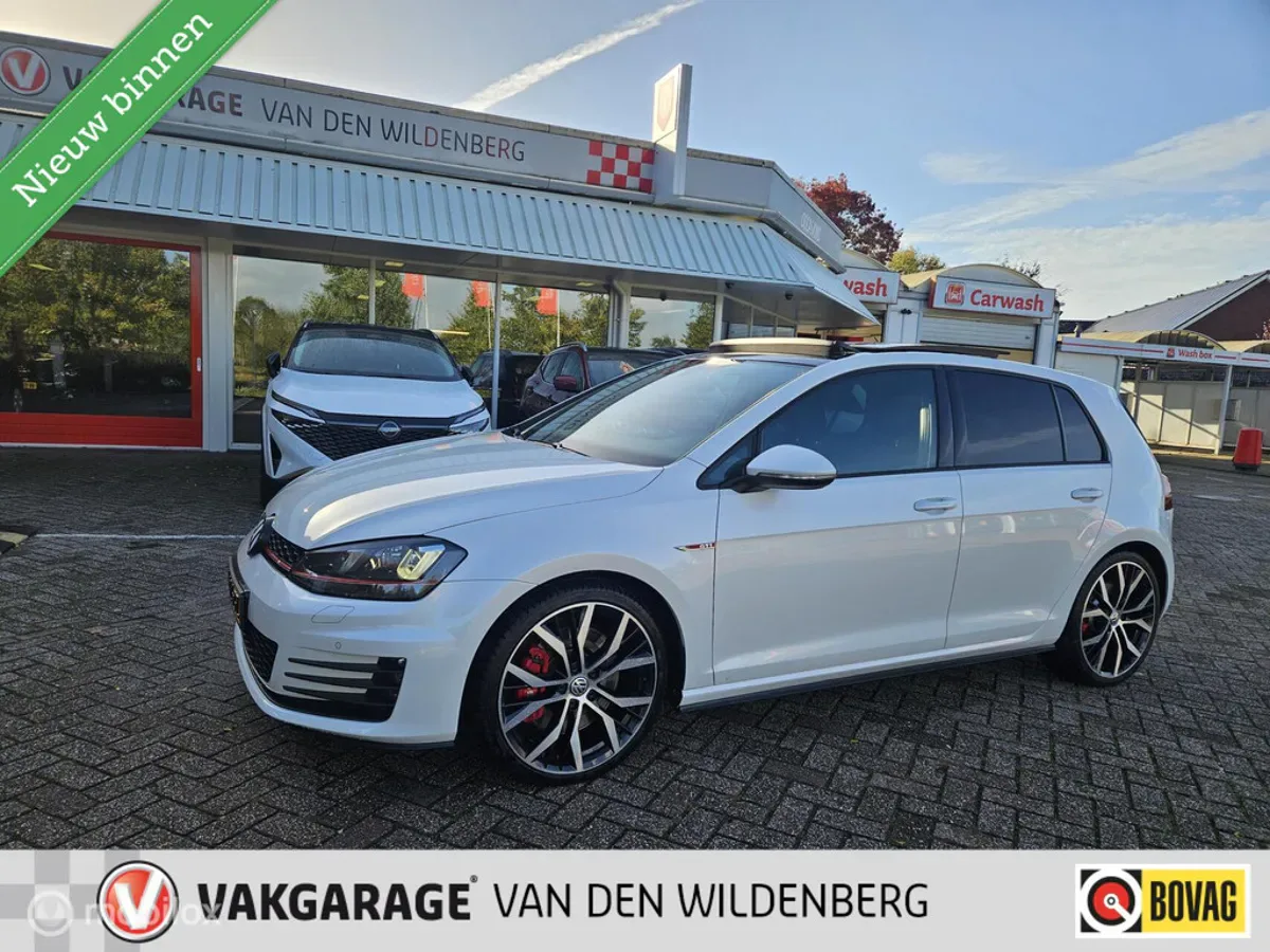 Volkswagen Golf (2015) — foto 1