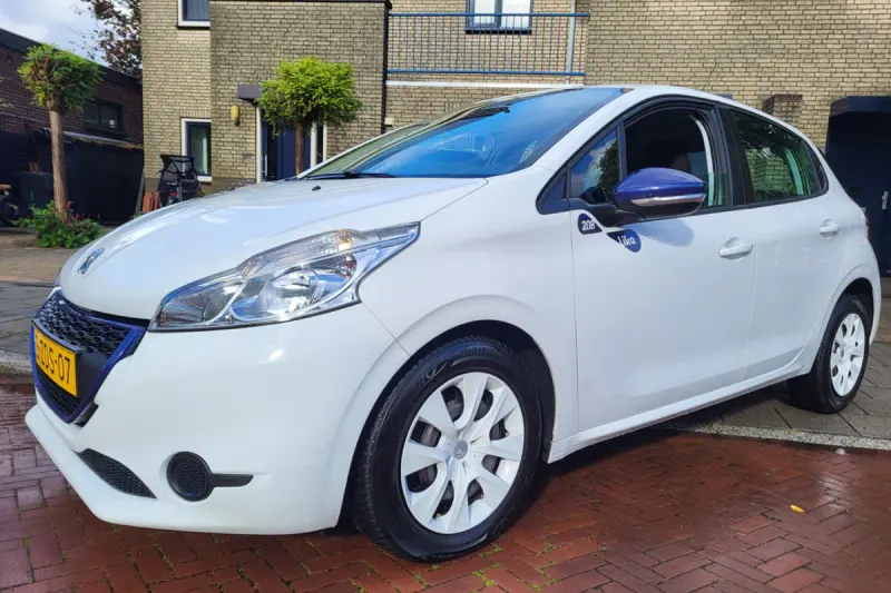 Peugeot 208 (2014)
