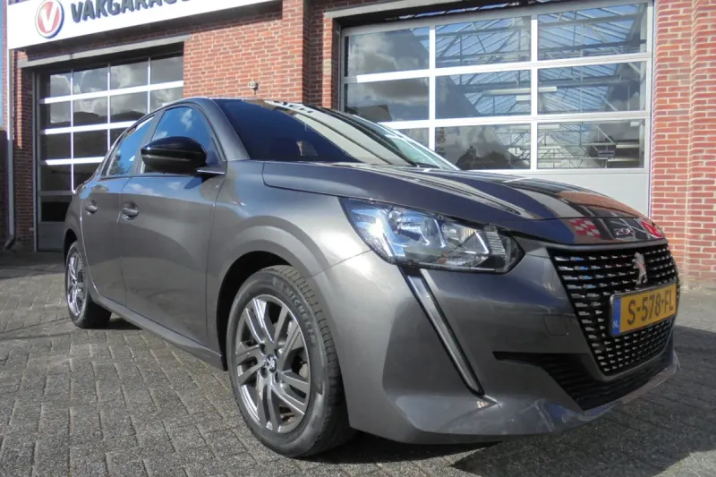 Peugeot 208 (2023)