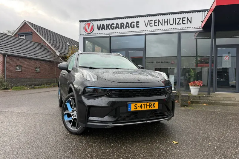 Lynk & Co 01 (2023)