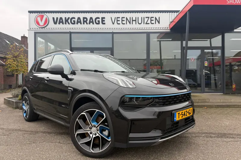 Lynk & Co 01 (2023)