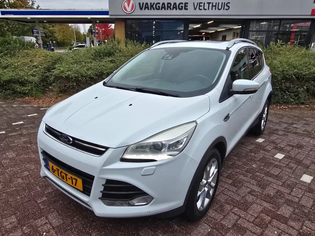 Ford Kuga (2014) — foto 1