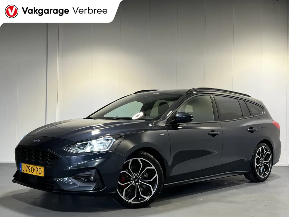 Ford Focus (2021) — foto 1